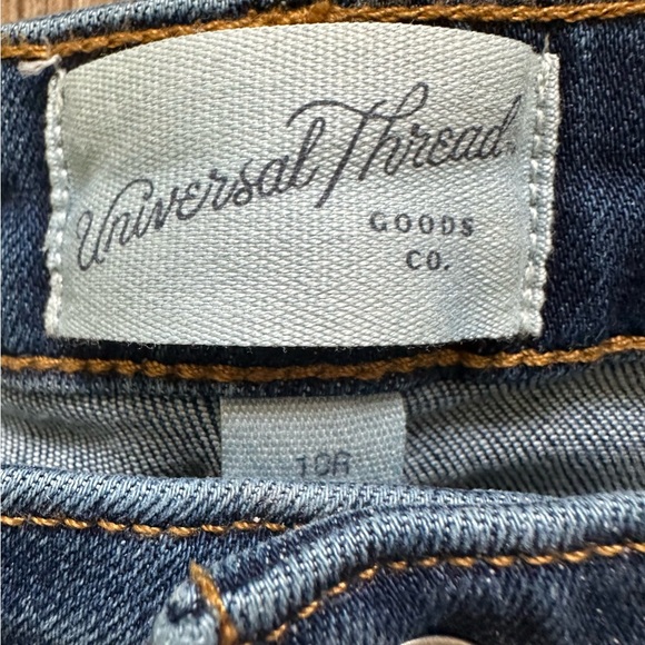 Universal Thread high rise everyday straight leg jeans, size 10 - Picture 3 of 7